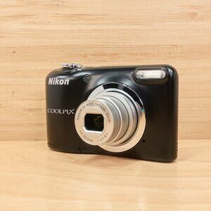 Nikon Coolpix A10 / 16.1MP Digital Camera / 5x Zoom / Ready to Use